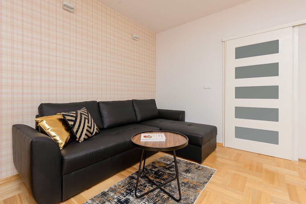 undefined Jana Brożka Apartment Warsaw by Renters 8