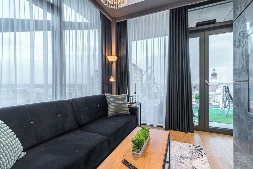 Q18 ApartHotel Gallery Apartment, City View 11