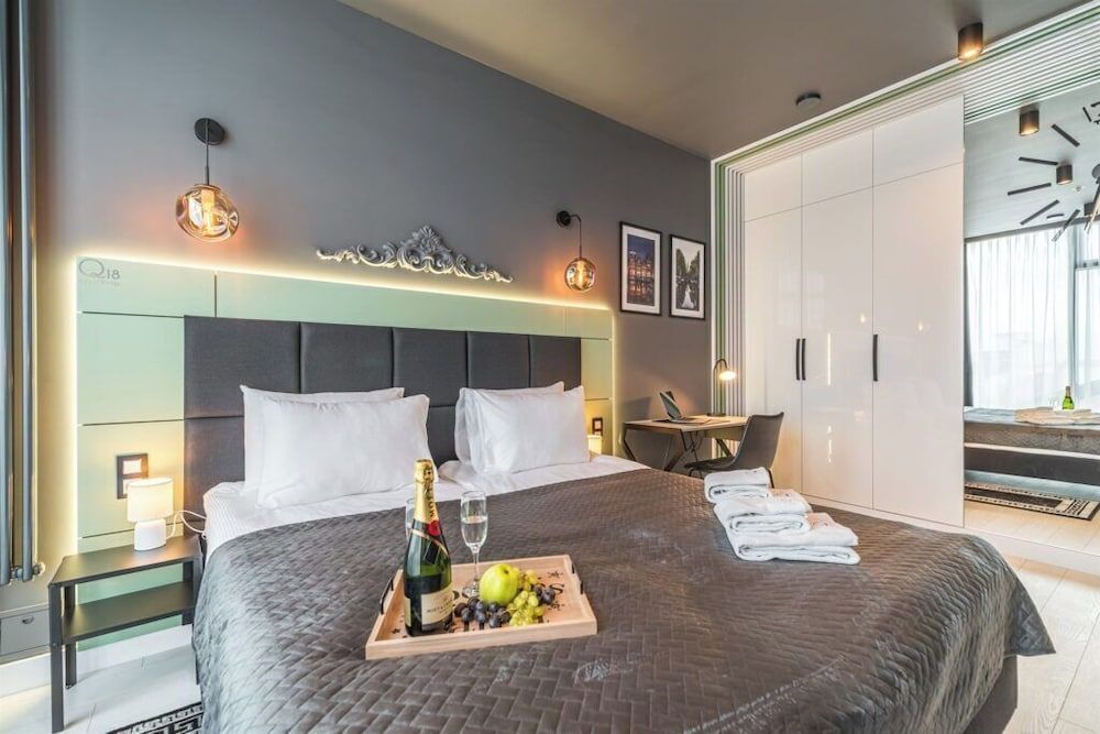 Q18 ApartHotel Classic Apartment, 1 King Bed with Sofa bed 2