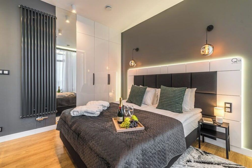 Q18 ApartHotel Gallery Apartment, City View 2