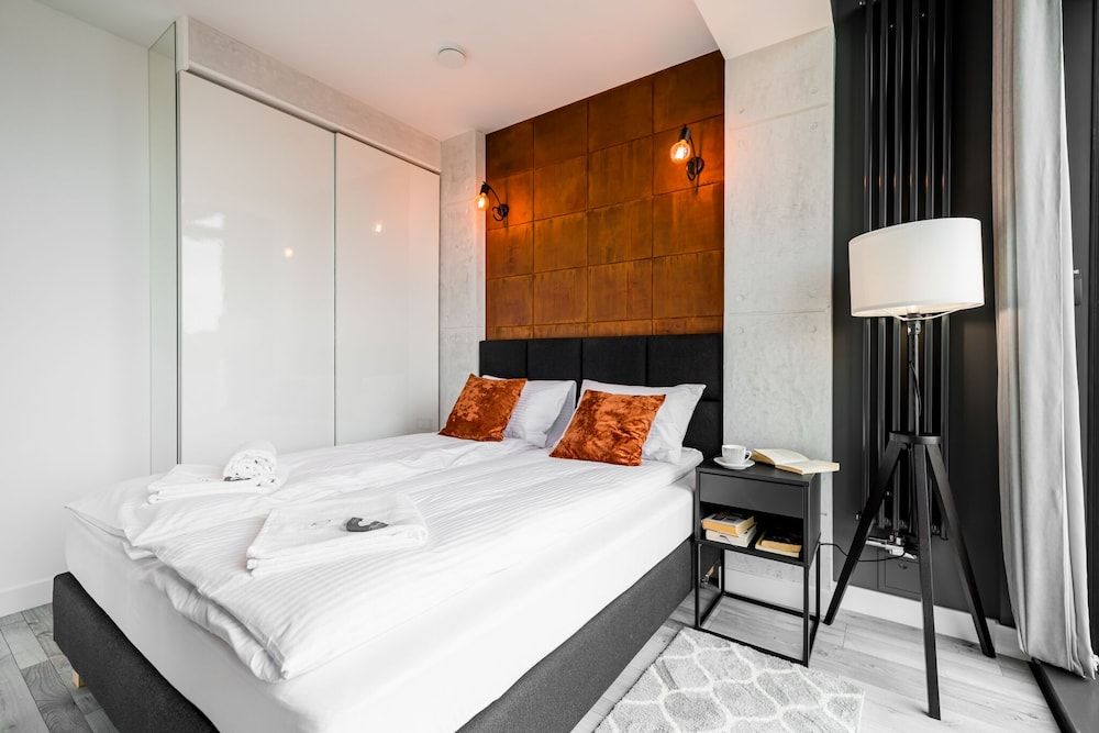 Deluxe Apartment, 1 Queen Bed with Sofa bed, City View