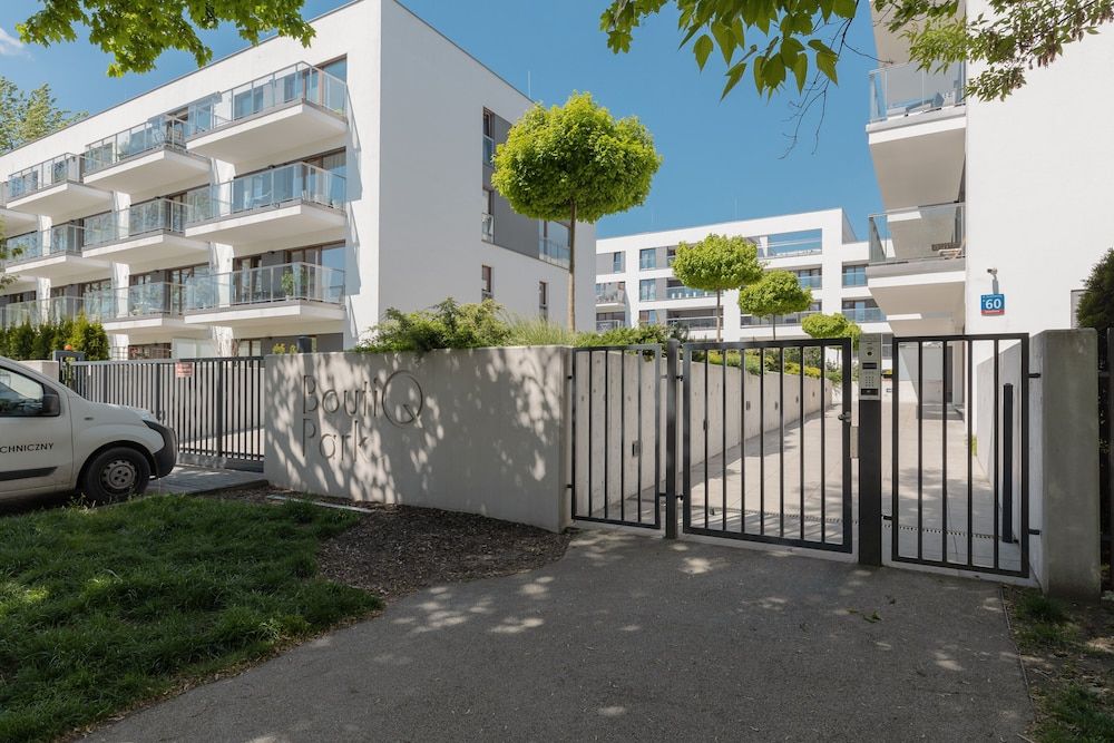 undefined Boutiq Park Apartment Warsaw by Renters 4