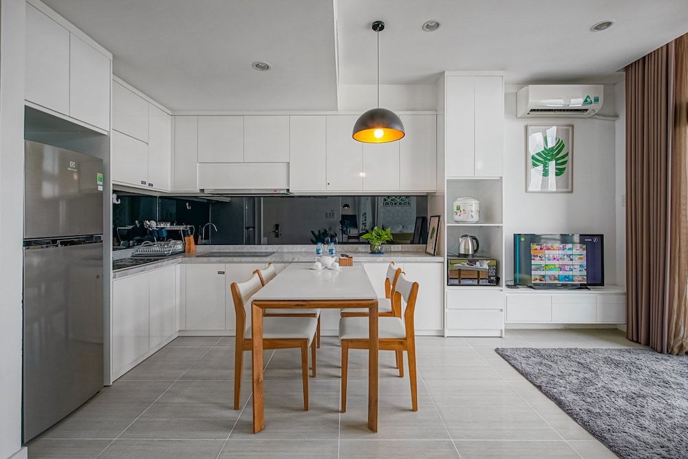 undefined City by night Ben Thanh Apartments 6