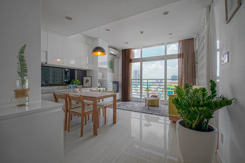 undefined City by night Ben Thanh Apartments 3