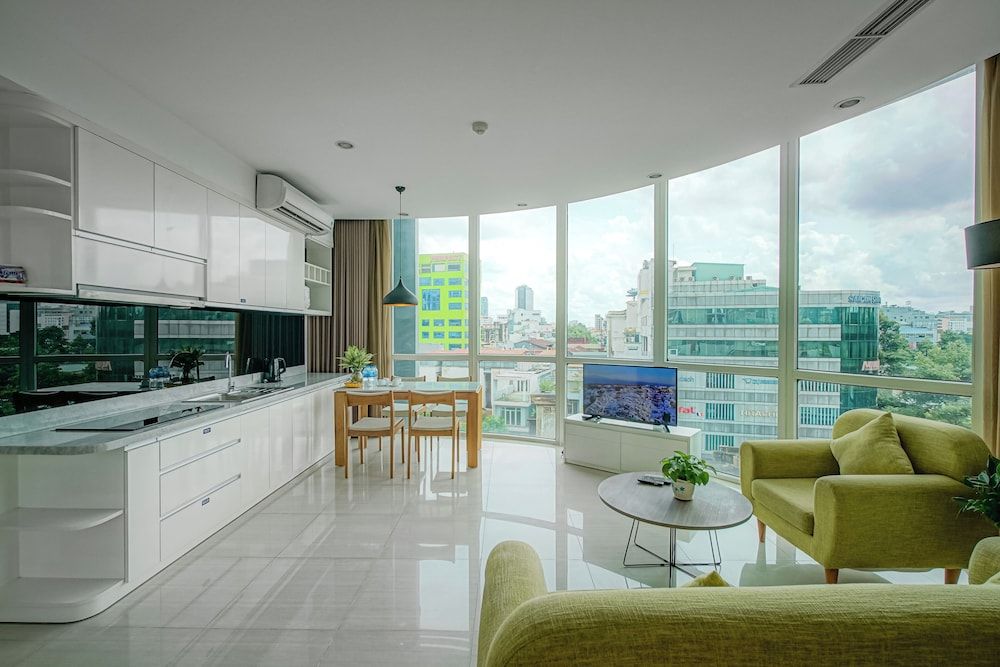 undefined City by night Ben Thanh Apartments 5