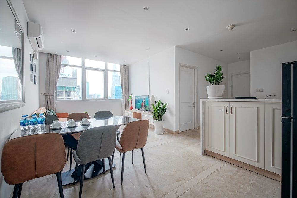 undefined City by night Ben Thanh Apartments 7