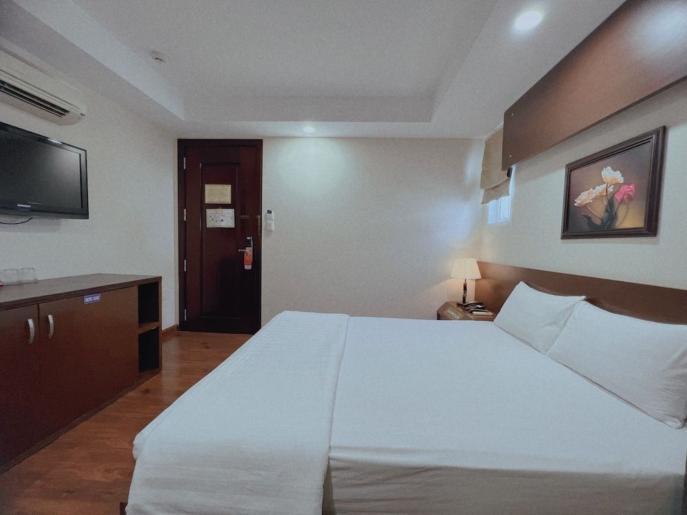 Standard Double Room Single Use, 1 Queen Bed