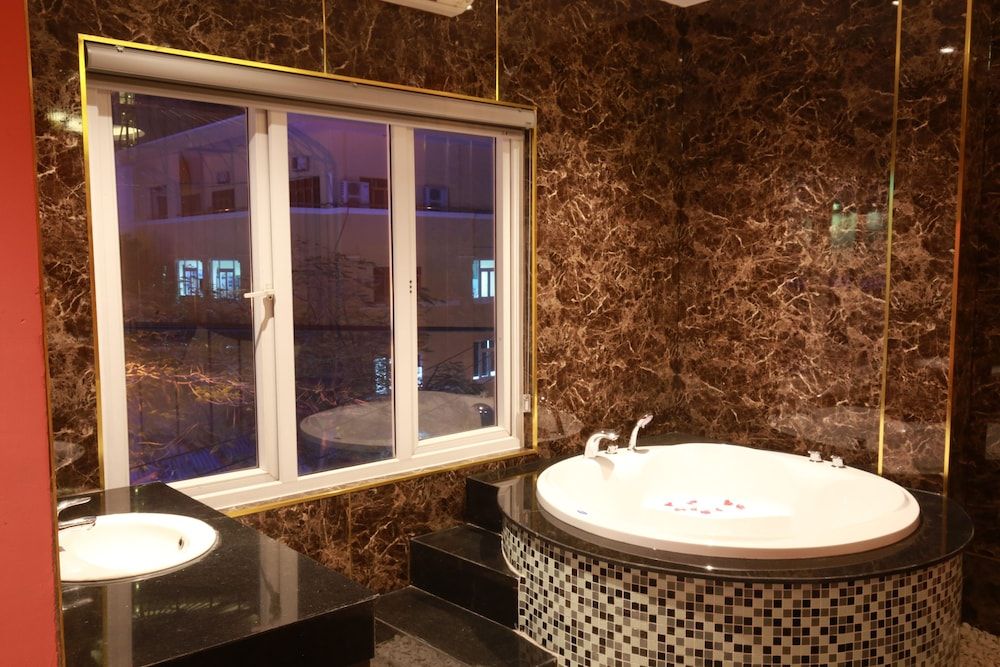 undefined Lotus Hotel 8