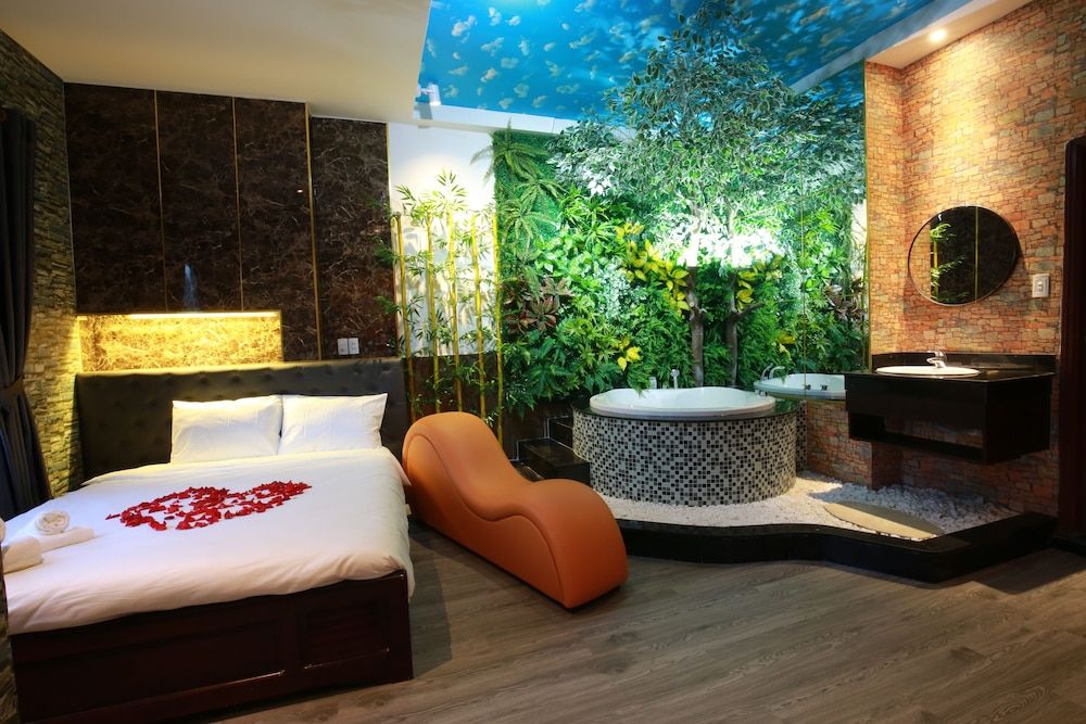 undefined Lotus Hotel 7