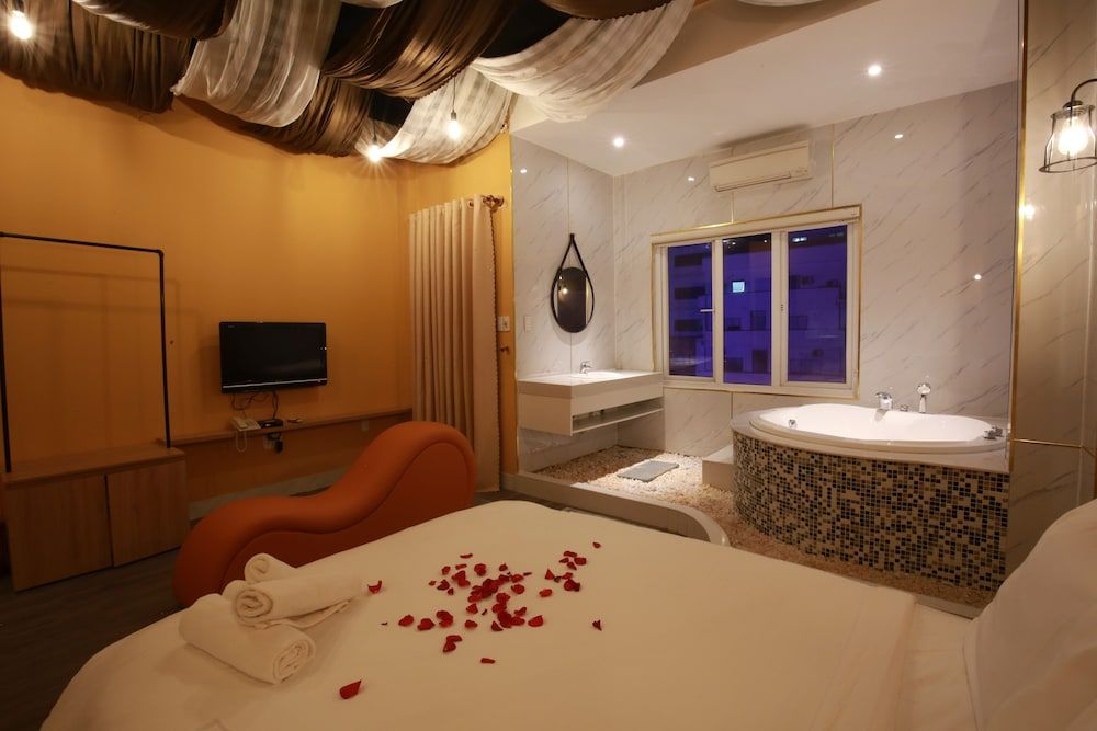 undefined Lotus Hotel 6