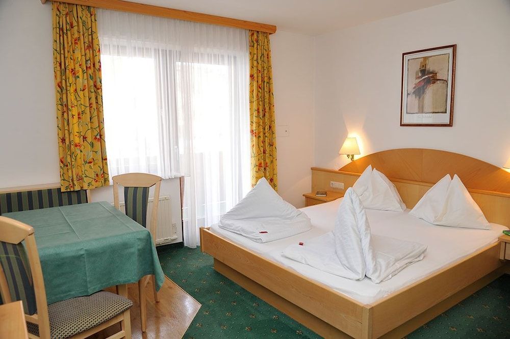 Double Room (A)