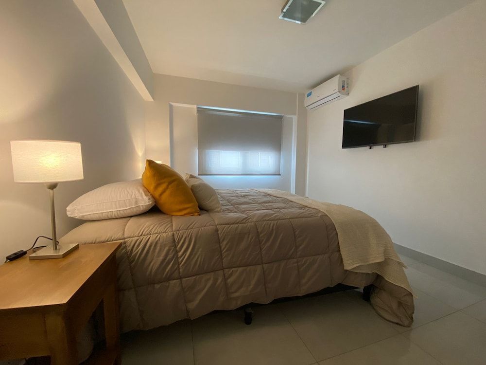 HOMEFULL  APARTAMENTOS Three Bedroom Apartment 3