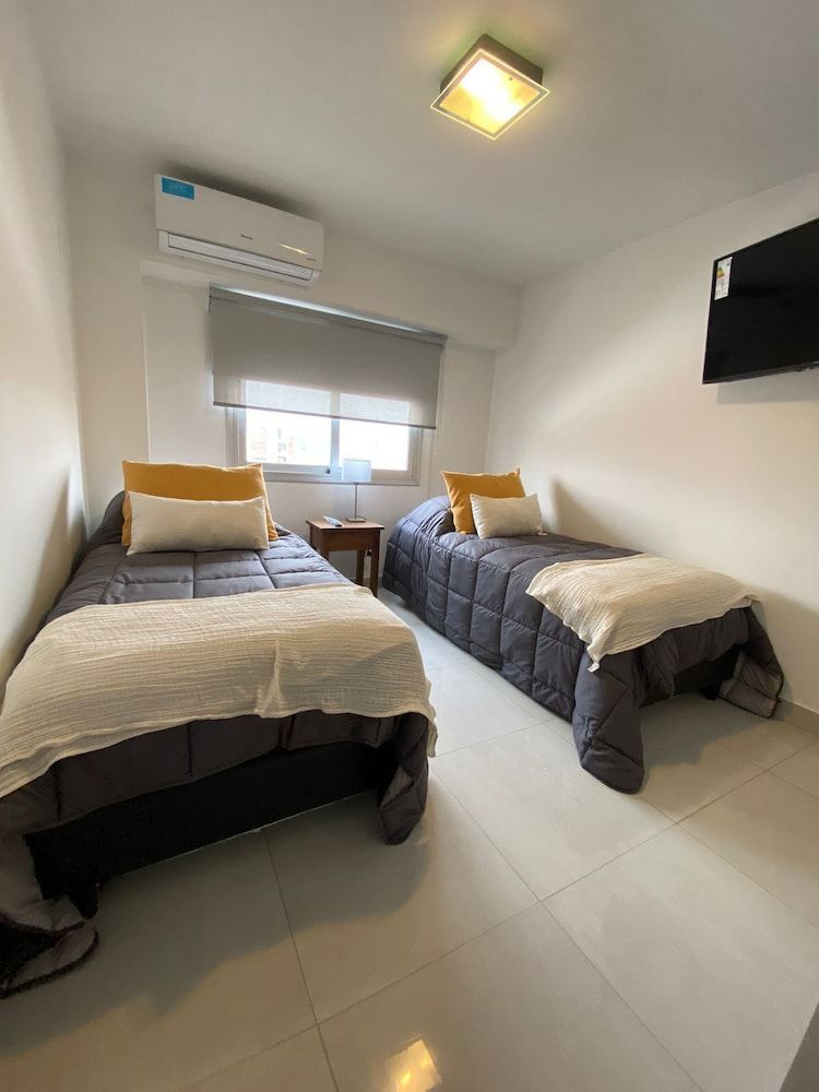 HOMEFULL  APARTAMENTOS Three Bedroom Apartment 5