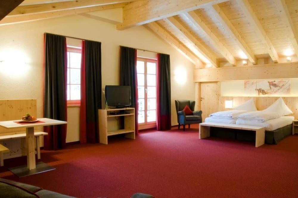 Suite, Balcony