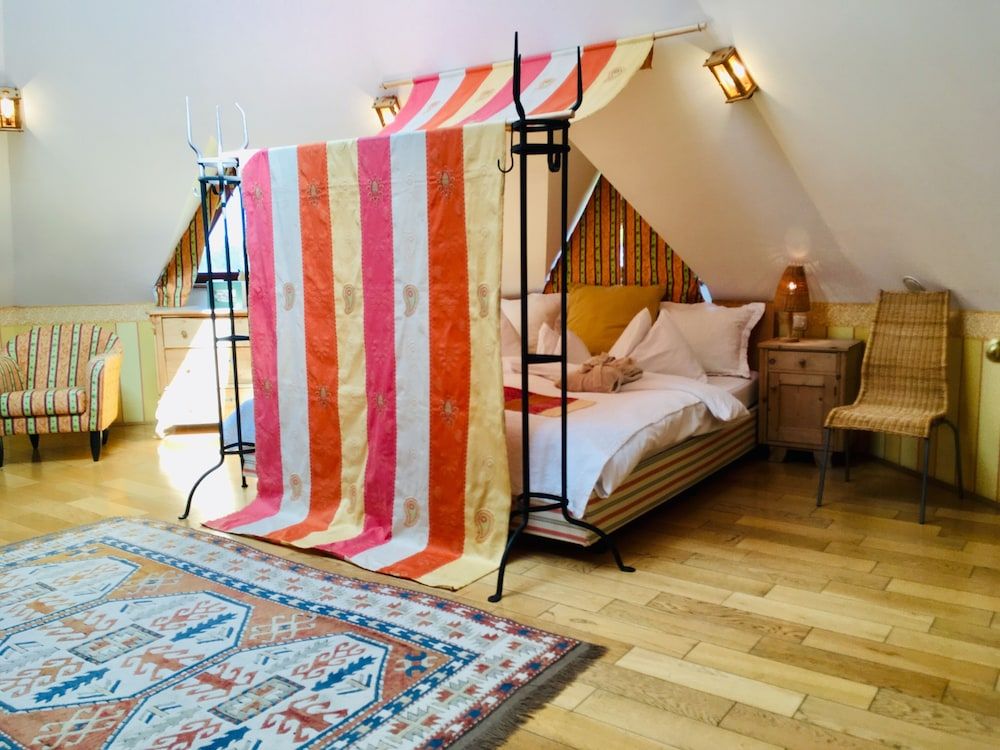 Honeymoon Studio Suite, Balcony, Garden Area