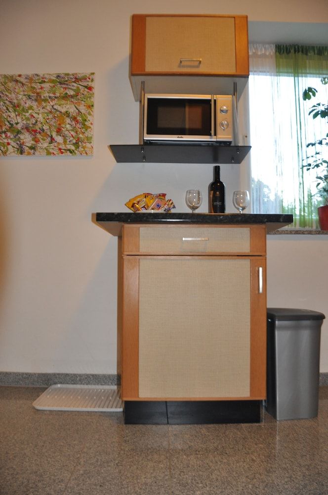 Appartment Graz Zentrum Basic Apartment, 1 Bedroom, Non Smoking, Courtyard View 9