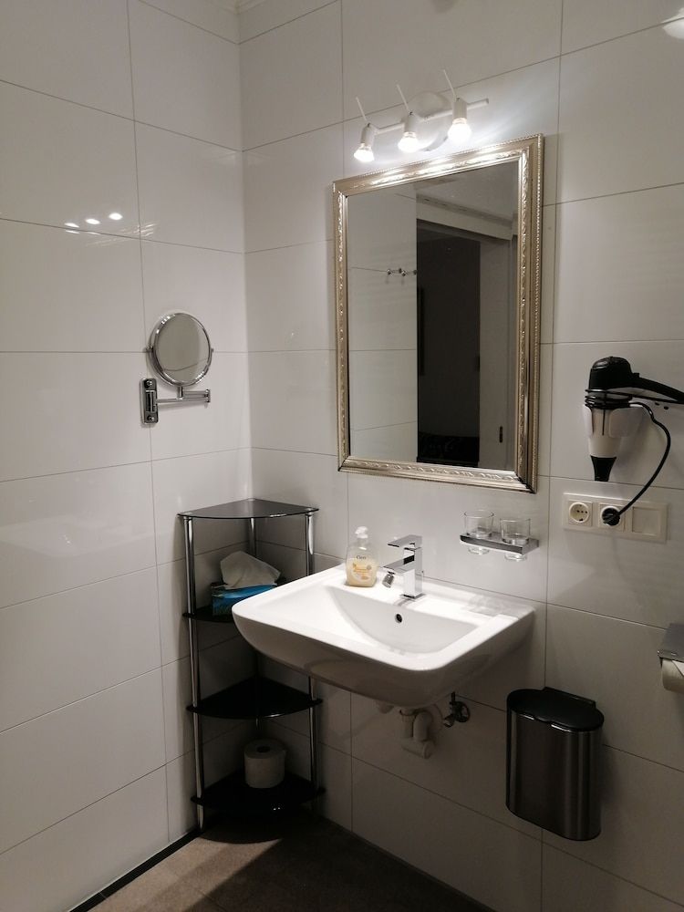 Appartment Graz Zentrum Superior Apartment, 1 Bedroom, Non Smoking, Kitchenette 3