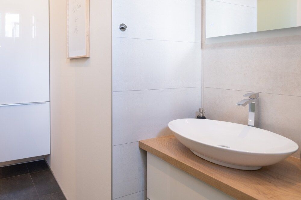 MH Living - Modern Living Dream in Center Superior Apartment, 2 Bedrooms, Non Smoking 34