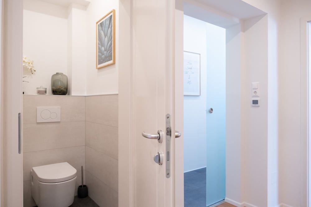 MH Living - Modern Living Dream in Center Superior Apartment, 2 Bedrooms, Non Smoking 31