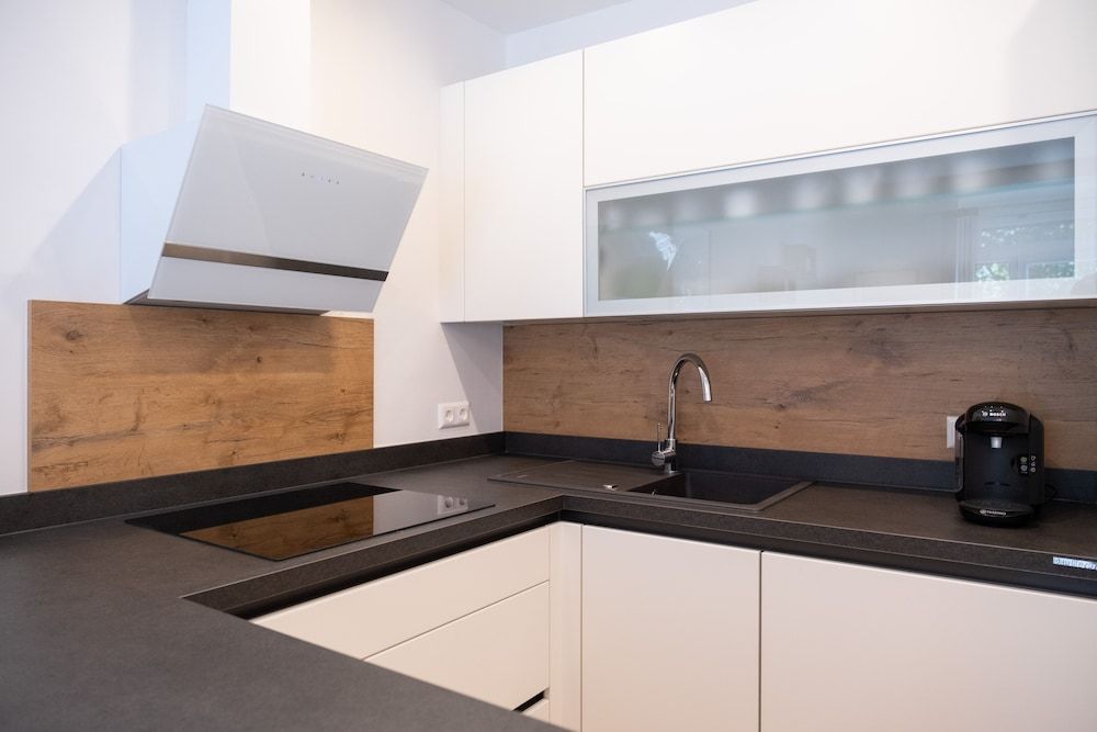 MH Living - Modern Living Dream in Center Superior Apartment, 2 Bedrooms, Non Smoking 27