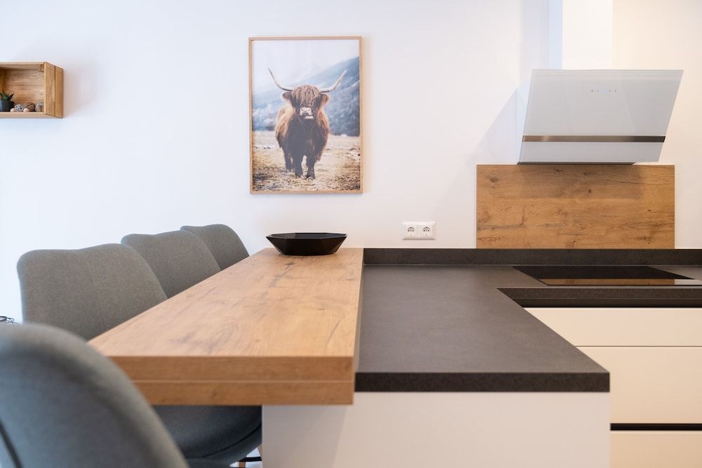 MH Living - Modern Living Dream in Center Superior Apartment, 2 Bedrooms, Non Smoking 25