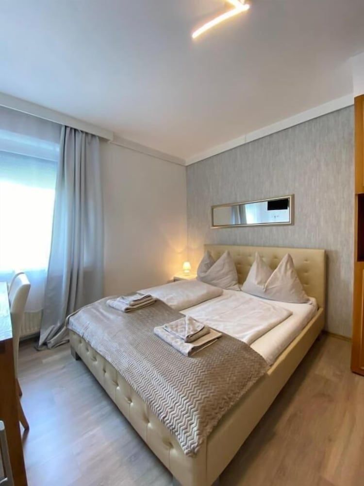 undefined Pension Günther 8