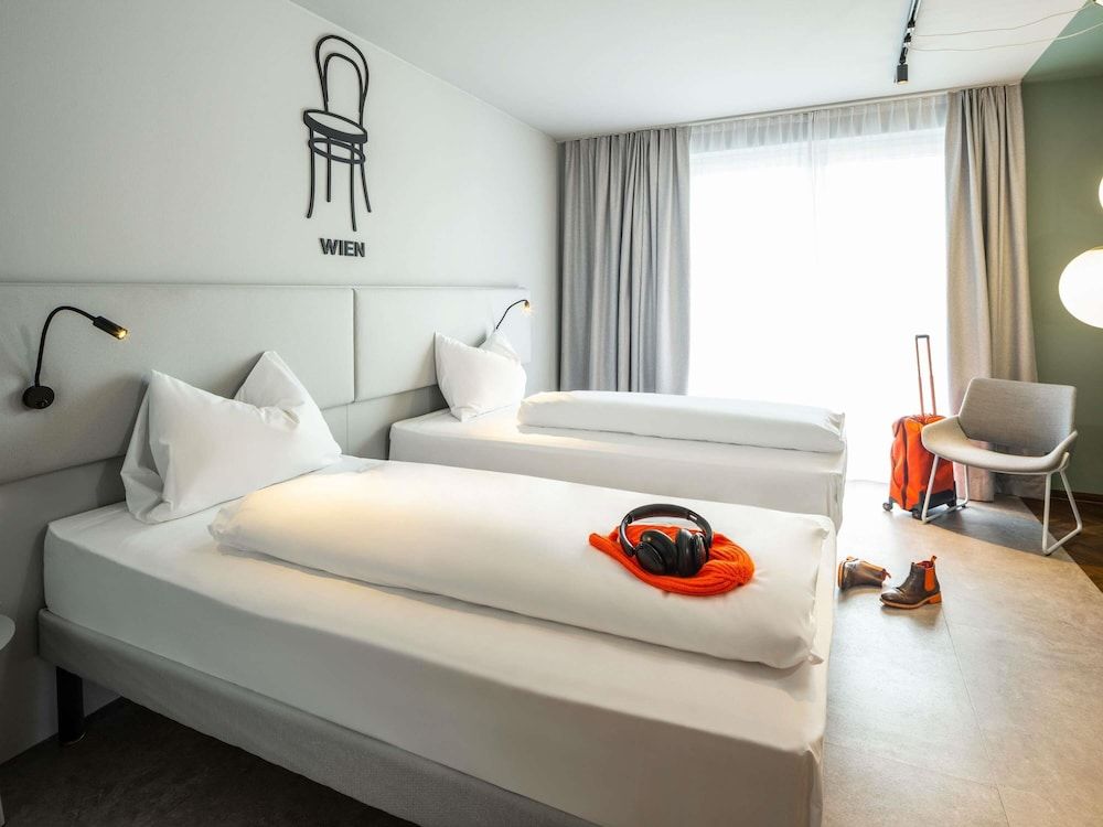 Ibis Styles Graz Messe Standard Room, 2 Twin Beds 8