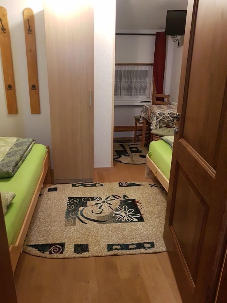 Economy Twin Room, Private Bathroom