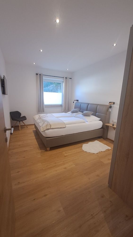 Classic Apartment, 2 Bedrooms, Terrace, Mountain View (Hohe Salve)