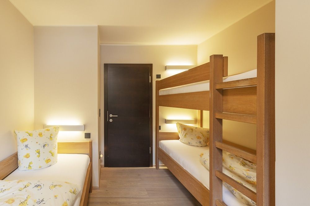 Suite, Jetted Tub