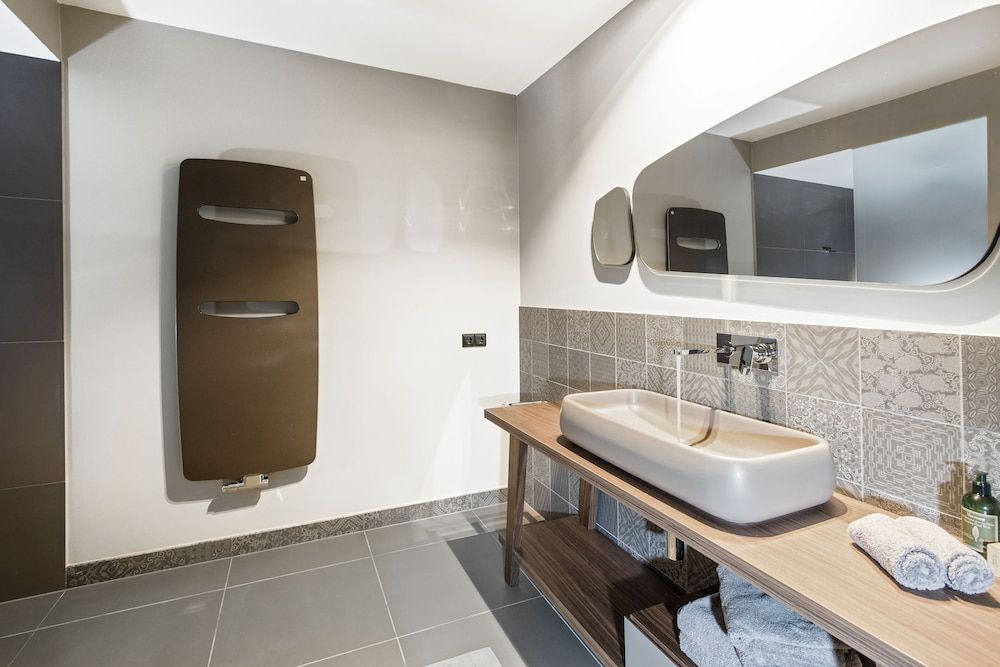 Senses Violett Suites - Adults only Design Penthouse, 3 Bedrooms, Balcony, Lake View 10