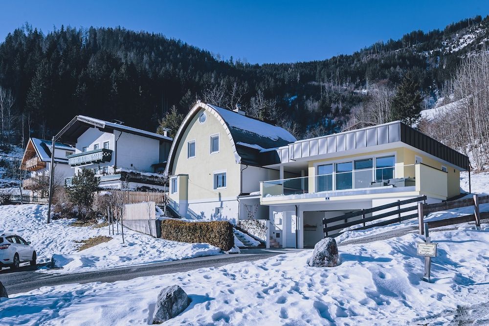undefined Panorama Chalet Schmittendrin by we rent 2