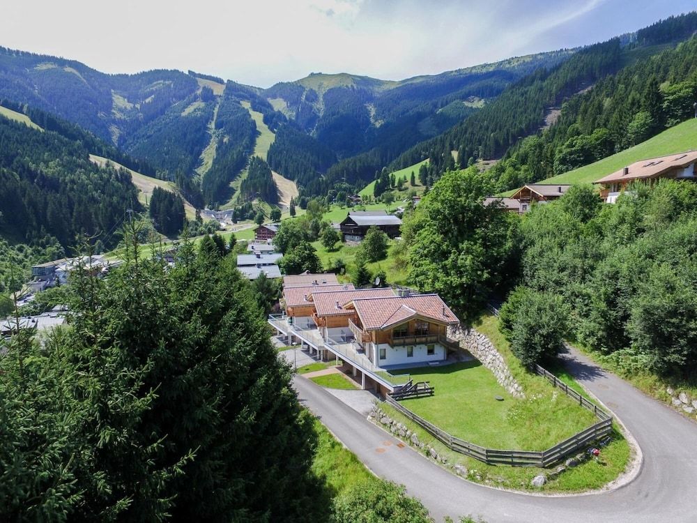 undefined Ski Chalet Jim 300 m From ski Lift 7