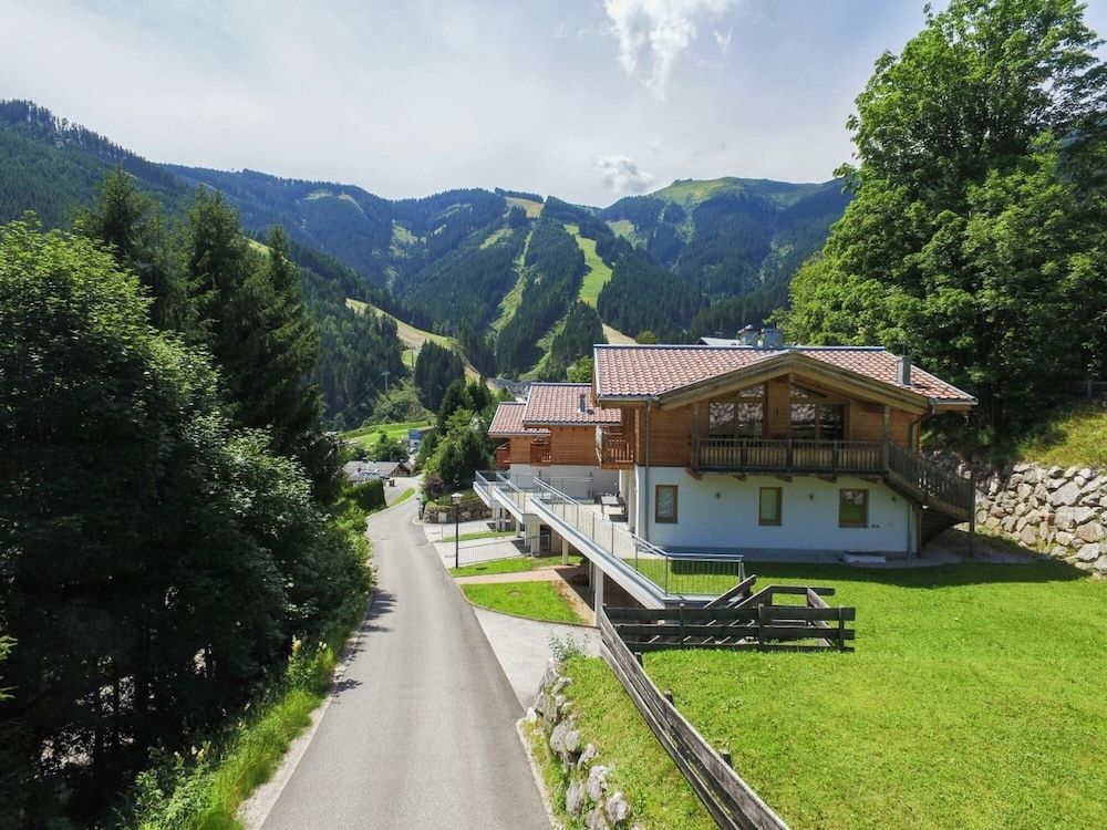 Ski Chalet Jim 300 m From ski Lift Apartment 27