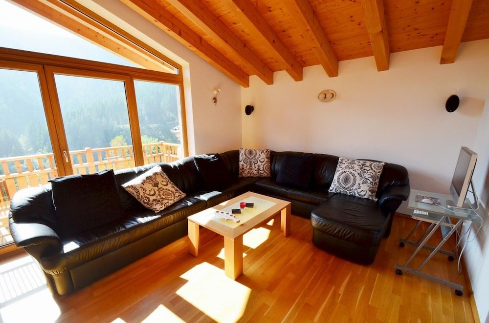 Ski Chalet Jim 300 m From ski Lift Apartment 11