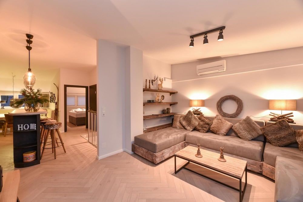 Penthouse Lake Mountains View Terrace Aircon Apartment 11