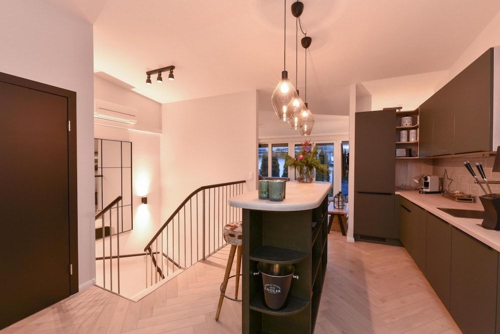 undefined Penthouse Lake Mountains View Terrace Aircon 4