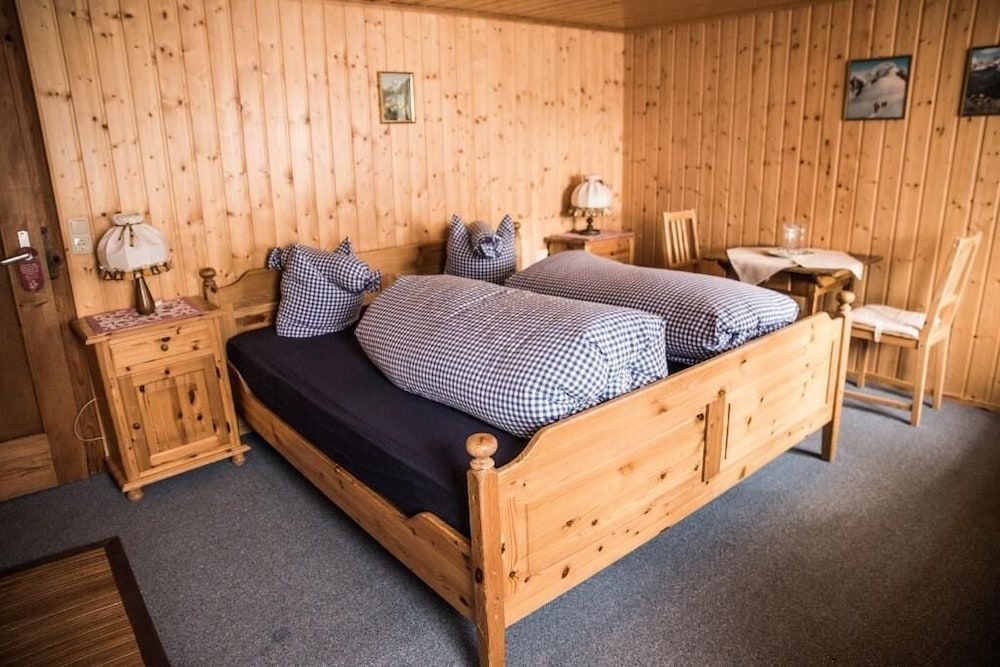 Double Room, Non Smoking, Shared Bathroom