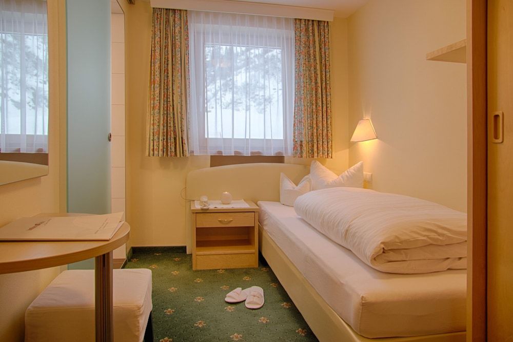 Deluxe Single Room