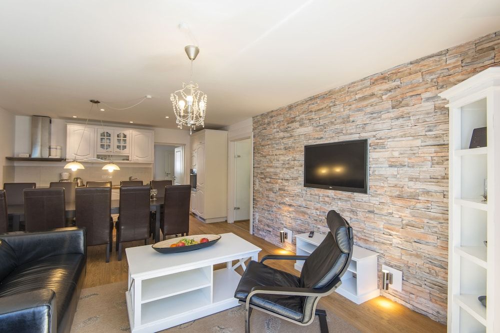 Apartment, 4 Bedrooms, Terrace
