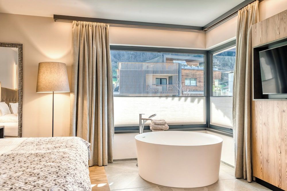 Hotel Habicher Hof Superior Panorama Suite with Balcony 2