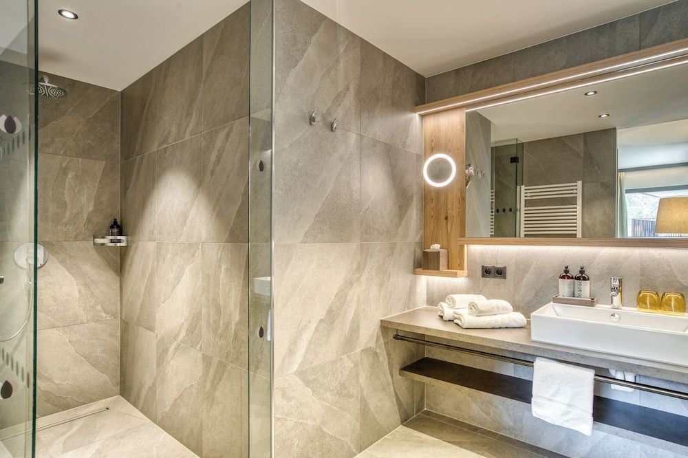 Hotel Habicher Hof Superior Panorama Suite with Balcony 9