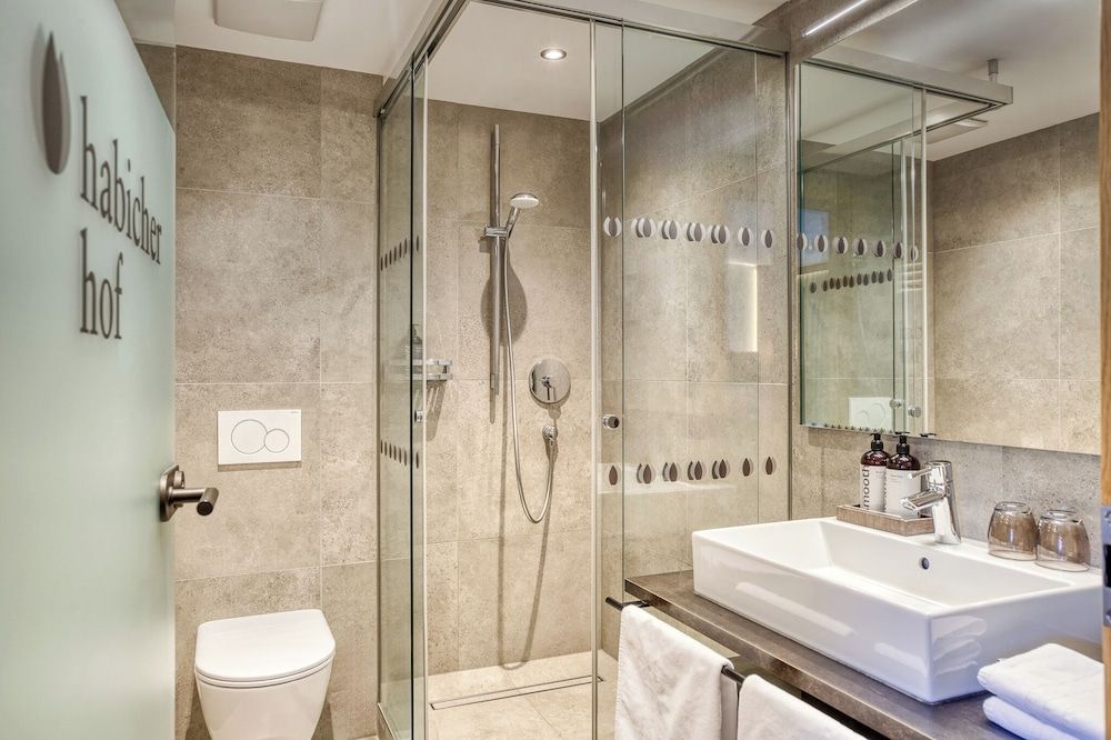 Hotel Habicher Hof Deluxe Double Room with Balcony 5