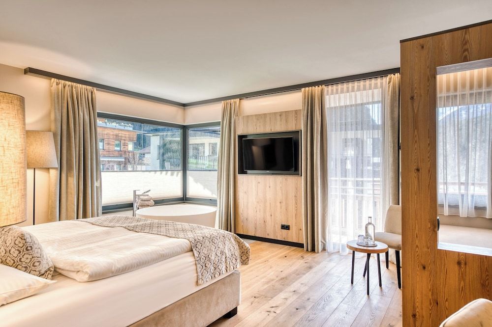 Hotel Habicher Hof Superior Panorama Suite with Balcony 5