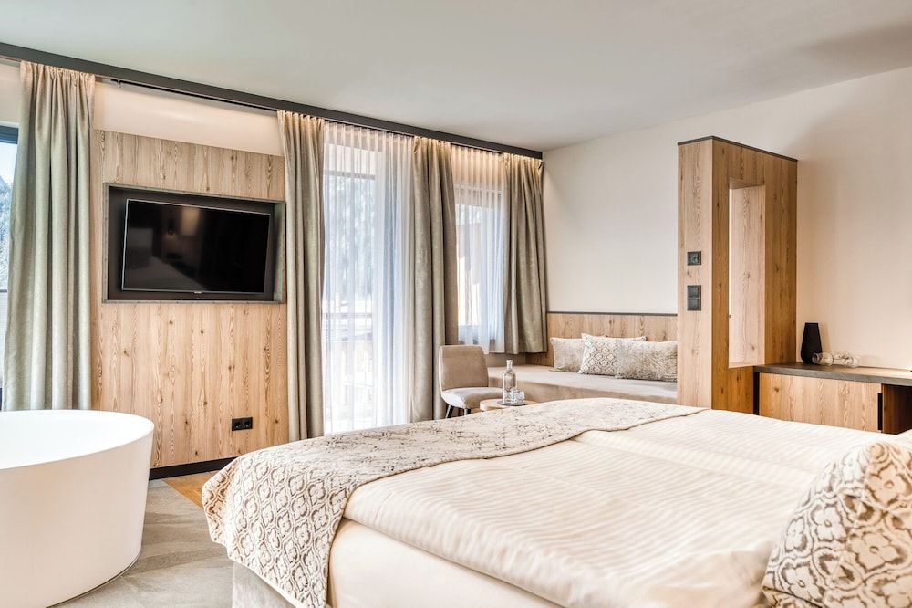 Hotel Habicher Hof Superior Panorama Suite with Balcony 3