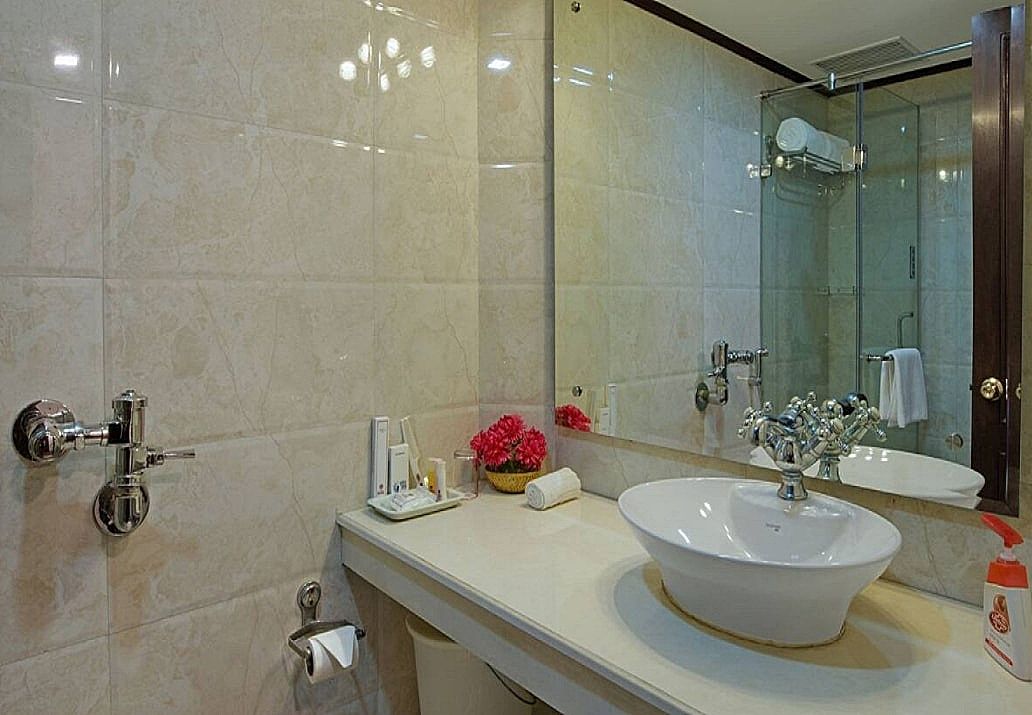 Hotel Baljees Regency Luxury Room 3