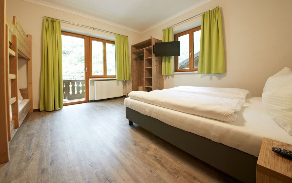 House, 5 Bedrooms (Holiday Lodge)