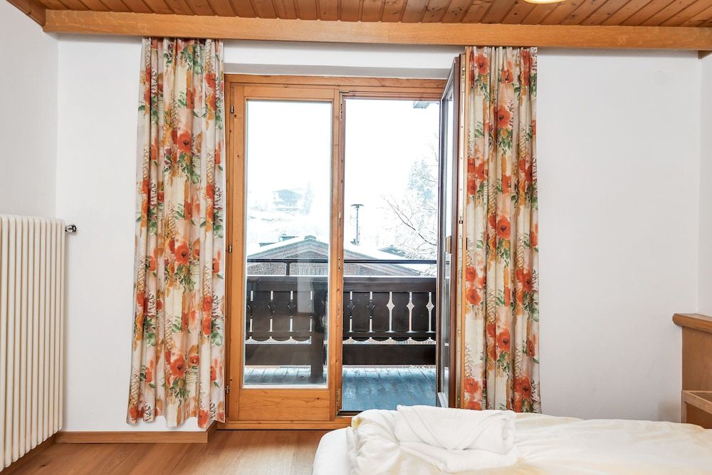 Single Room, Balcony