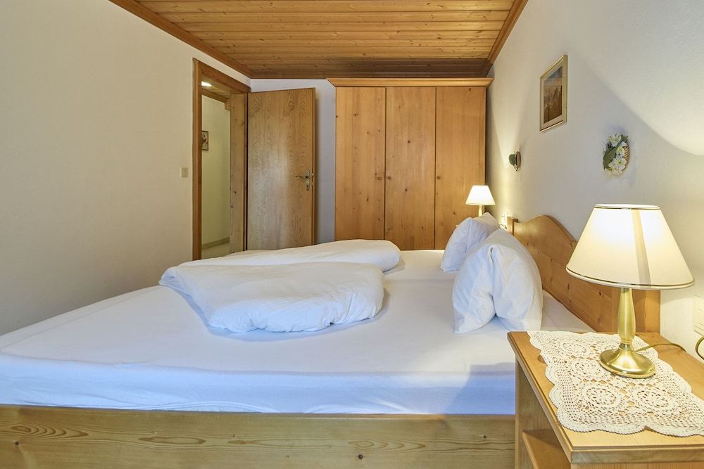 Apartment (Top 12)