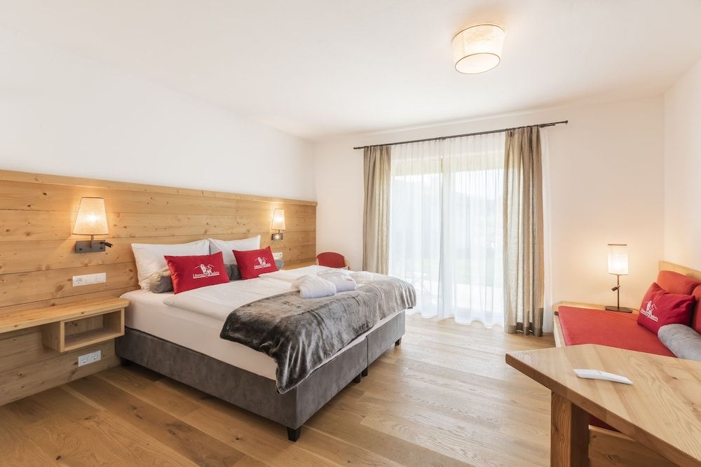 Löwen Chalets Premium Chalet, 3 Bedrooms, Non Smoking, Mountain View 8